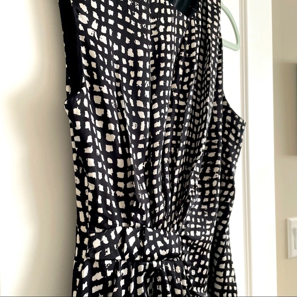 Theme Asymmetrical Sleeveless Dress - size M - Picture 7 of 9
